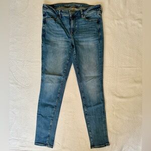 American Eagle Women’s Next Level Straight Jeans Size 10